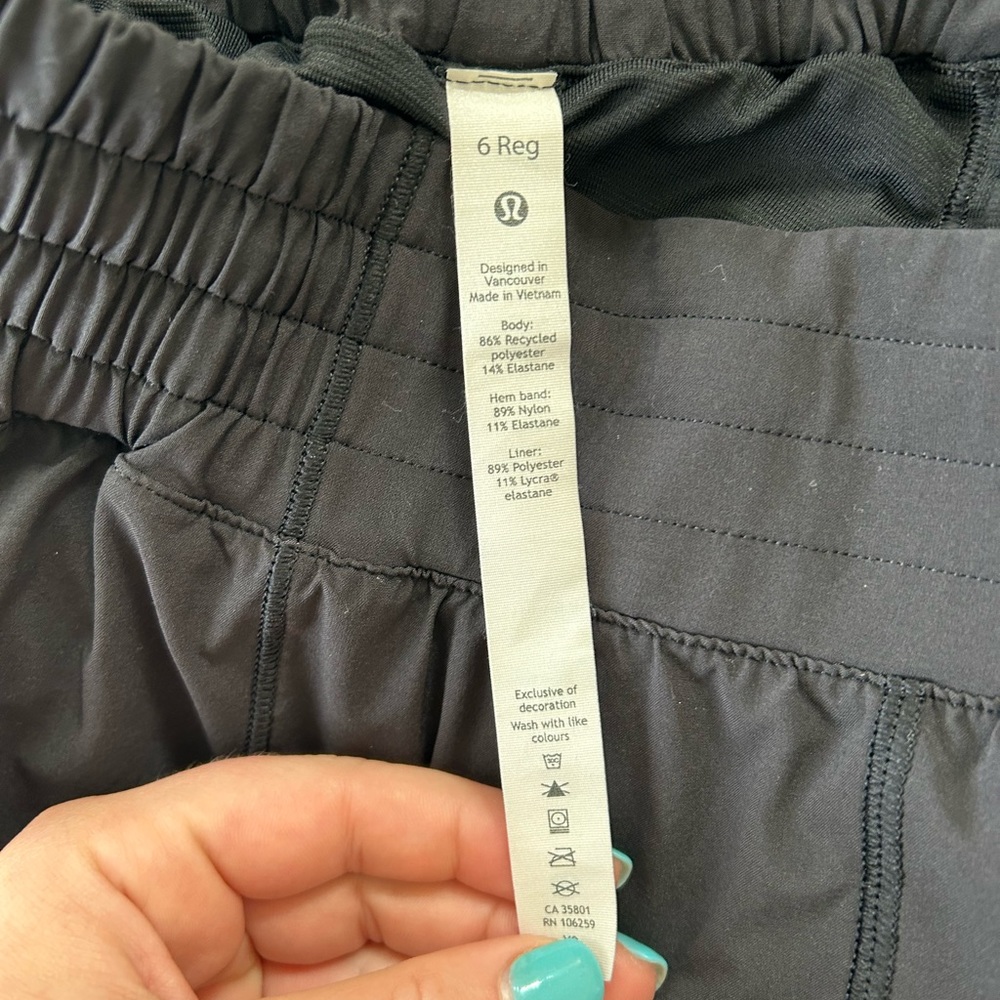 Lululemon Hotty hot shorts